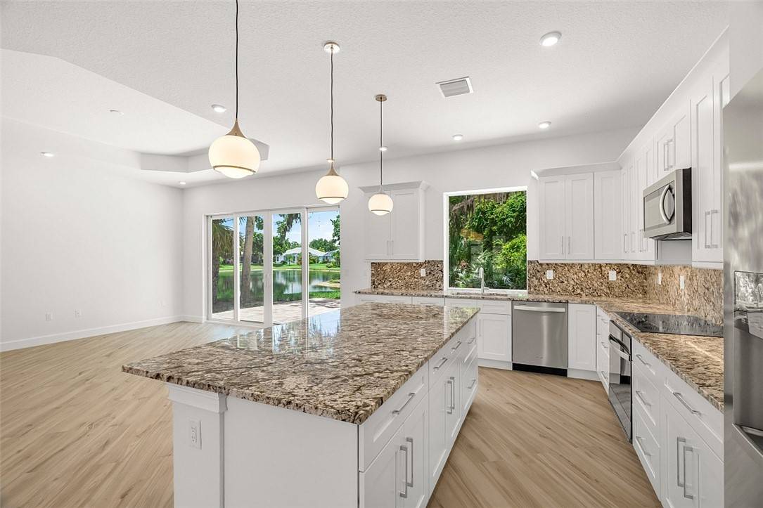 Vero Beach, FL 32968,1090 Buckhead DR SW