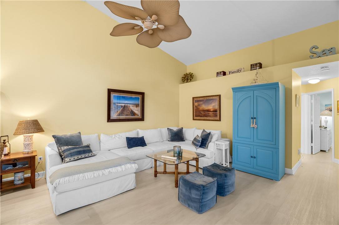 Hutchinson Island, FL 34949,223 River WALK #12