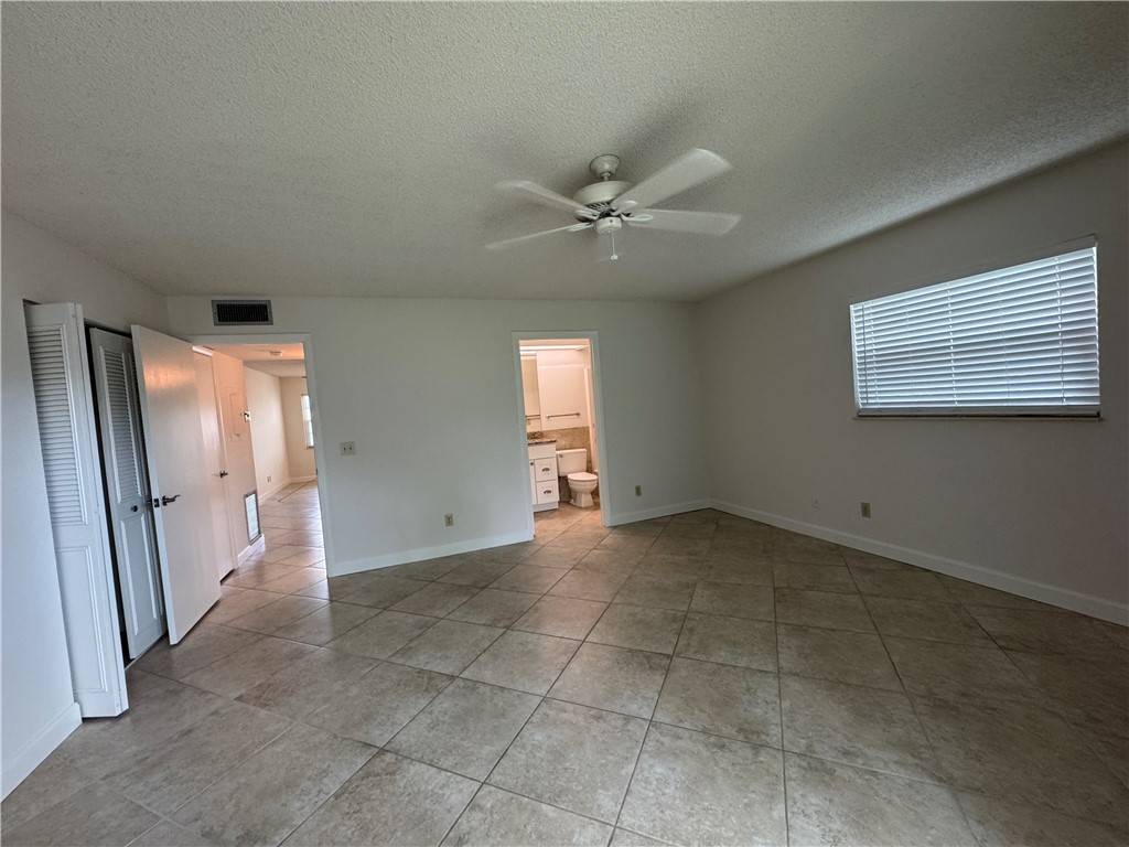 Vero Beach, FL 32962,4 Vista Gardens TRL #103