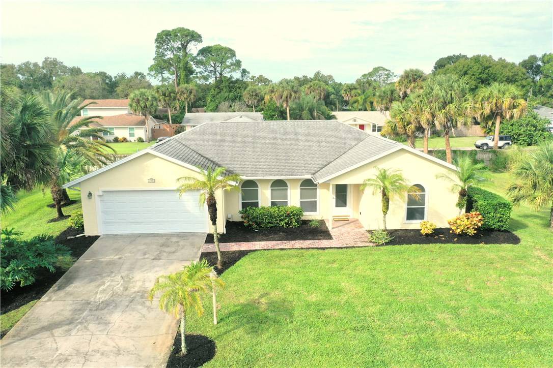745 38th CT, Vero Beach, FL 32968