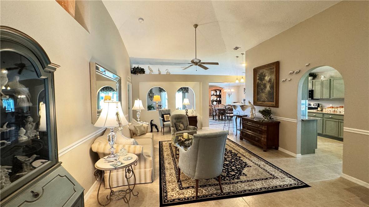 Vero Beach, FL 32968,2558 12th SQ SW