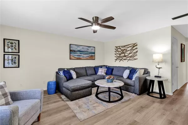 Vero Beach, FL 32962,27 Vista Gardens TRL #206