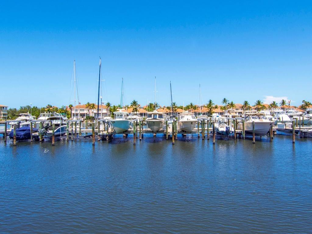 Vero Beach, FL 32967,5540 N Harbor Village DR #103