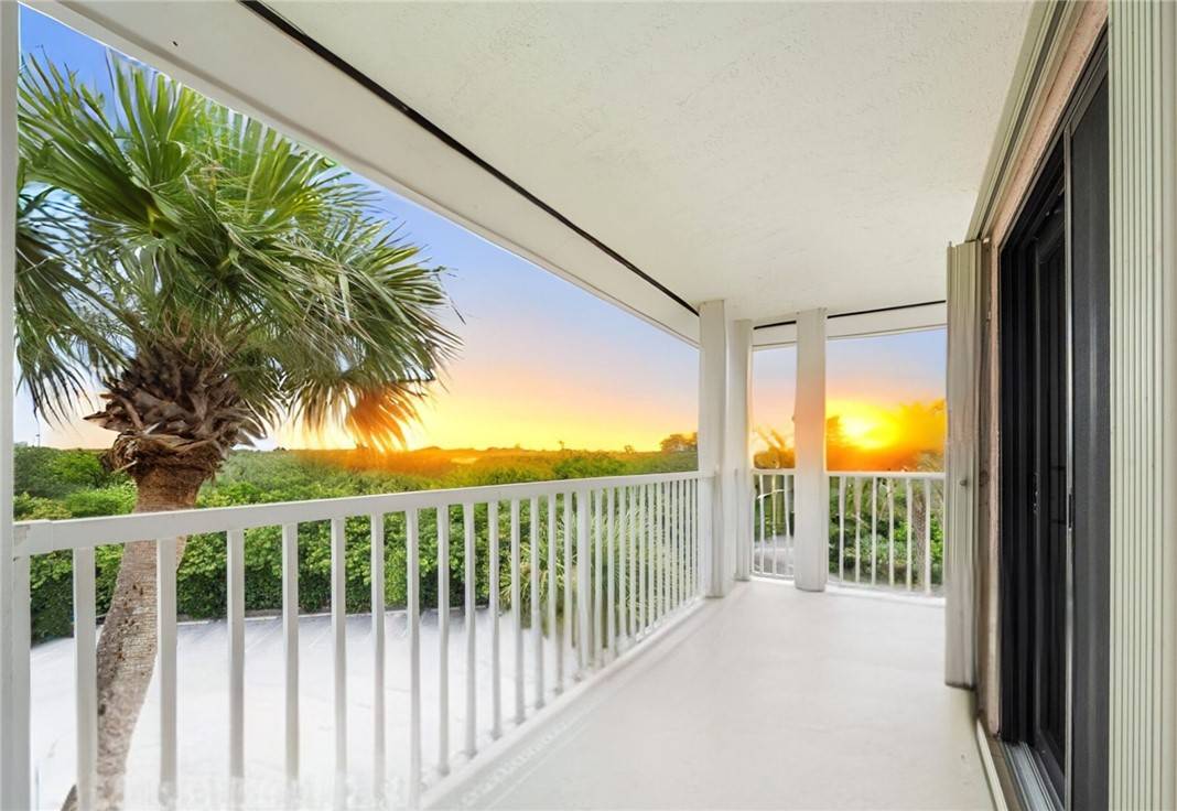 Vero Beach, FL 32963,8830 S Sea Oaks WAY #301