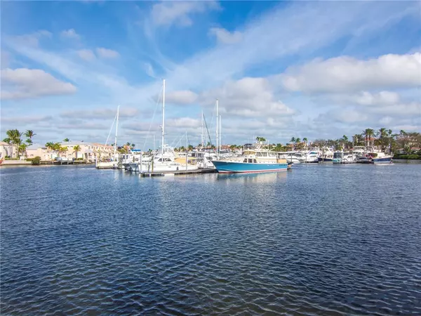 Vero Beach, FL 32967,5225 E Harbor Village DR #304