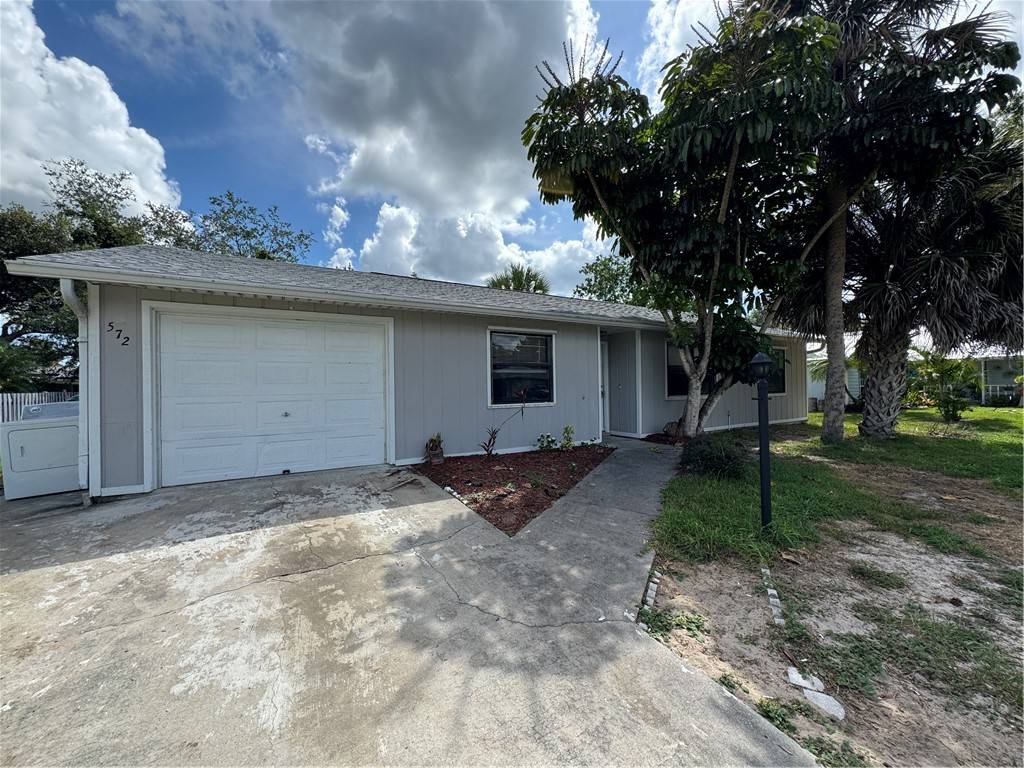 572 Biscayne LN, Sebastian, FL 32958
