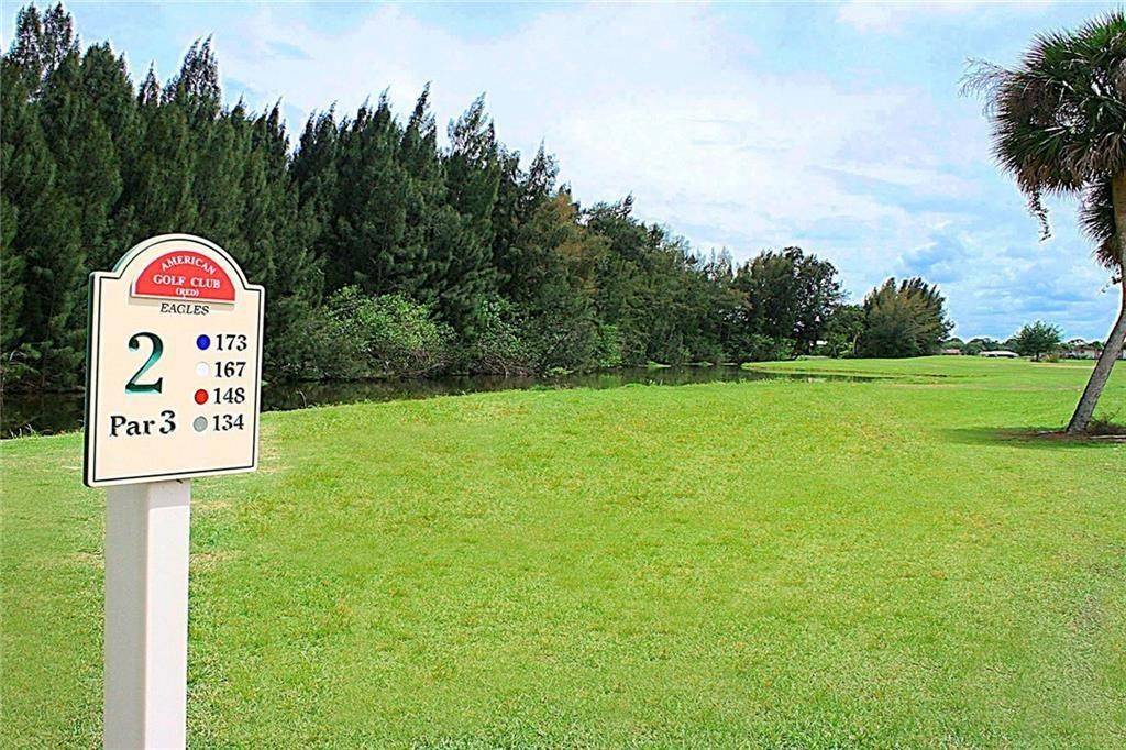 Vero Beach, FL 32962,60 Woodland DR #104
