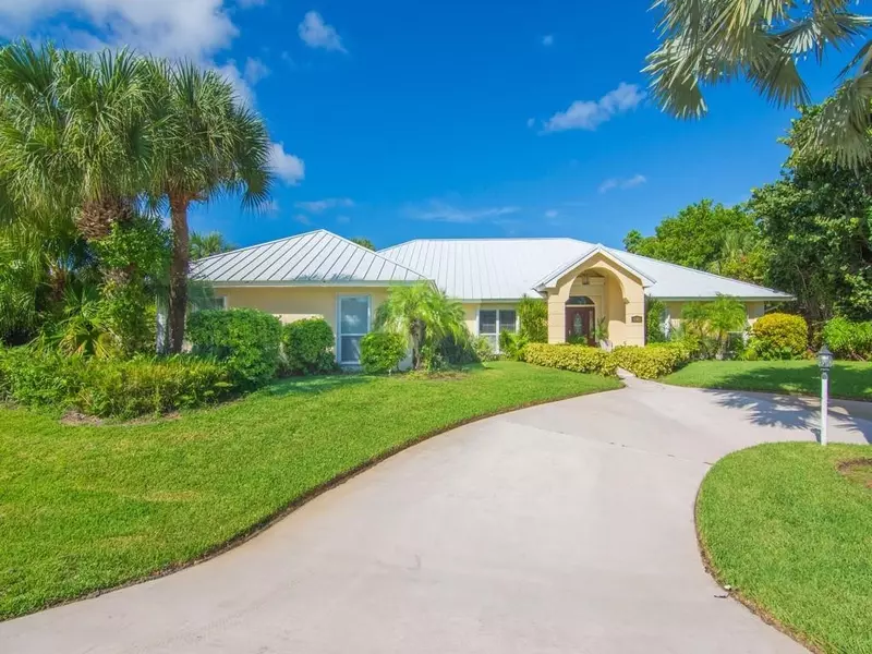 1345 Spanish Lace LN, Vero Beach, FL 32963