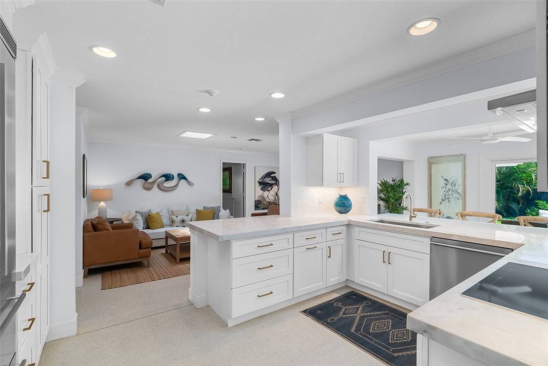 Vero Beach, FL 32960,976 25th ST