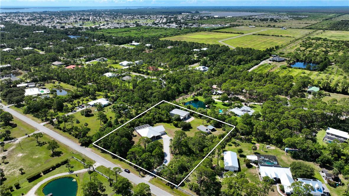 3975 Pepper Tree ST, Grant Valkaria, FL 32949