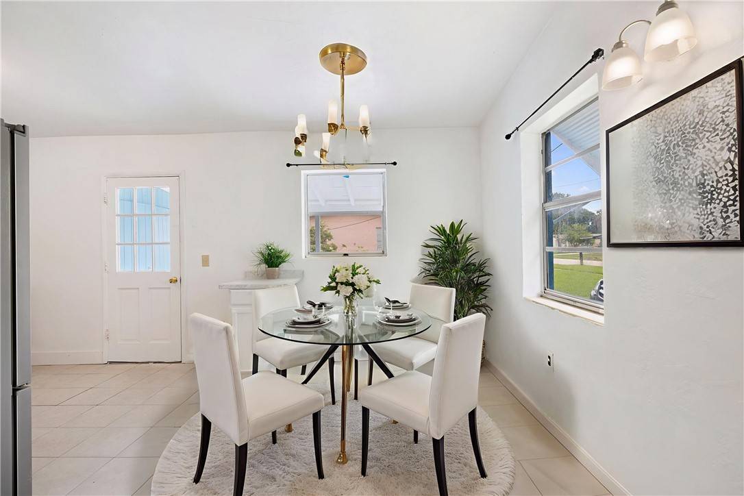 Fort Pierce, FL 34950,2107 Golfview CT