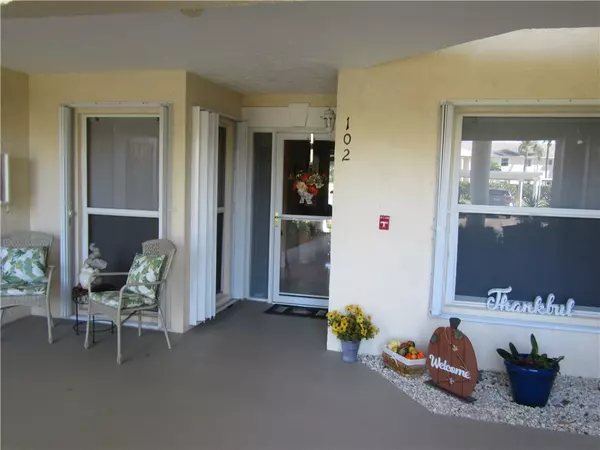 Vero Beach, FL 32962,620 E Lake Jasmine CIR #102