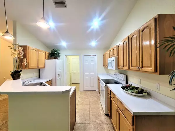 Sebastian, FL 32958,11124 Hotchkiss DR #B