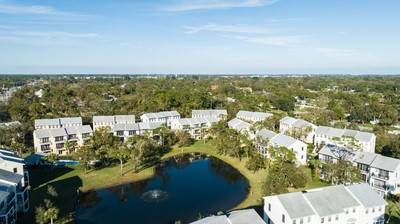 Vero Beach, FL 32960,1635 42nd SQ #104