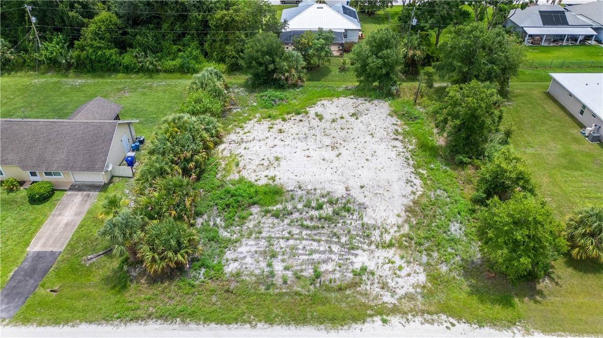 8646 97th CT, Vero Beach, FL 32967