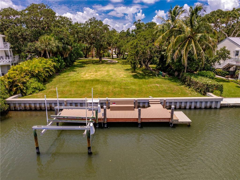 386 Live Oak DR, Vero Beach, FL 32963