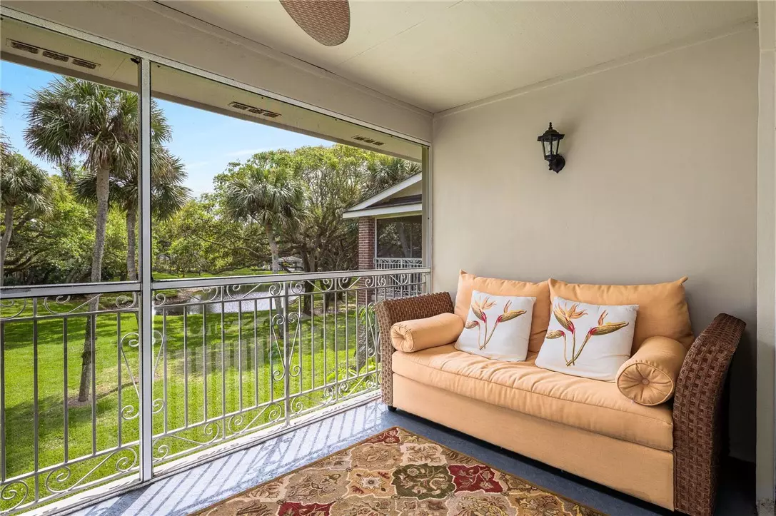 Vero Beach, FL 32963,101 W Park Shores CIR #2W