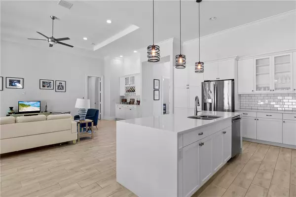 9335 Orchid Cove CIR, Vero Beach, FL 32963