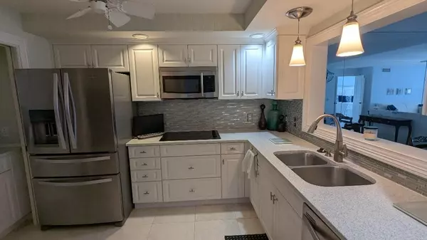 Vero Beach, FL 32963,1903 Bay RD #206