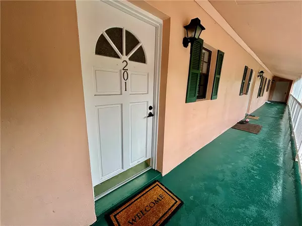 Vero Beach, FL 32963,777 Turtle Cove LN #2-D