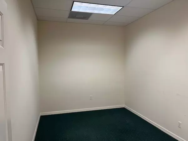 Vero Beach, FL 32966,9015 Americana RD #5