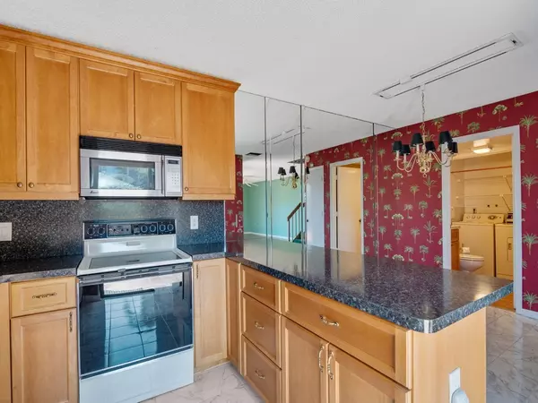 Vero Beach, FL 32960,445 E Waverly PL #6A