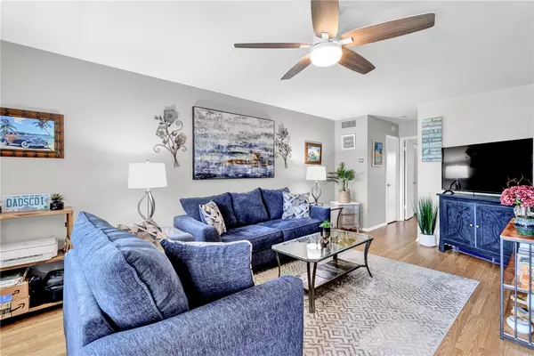 Vero Beach, FL 32962,32 Pine Arbor LN #205