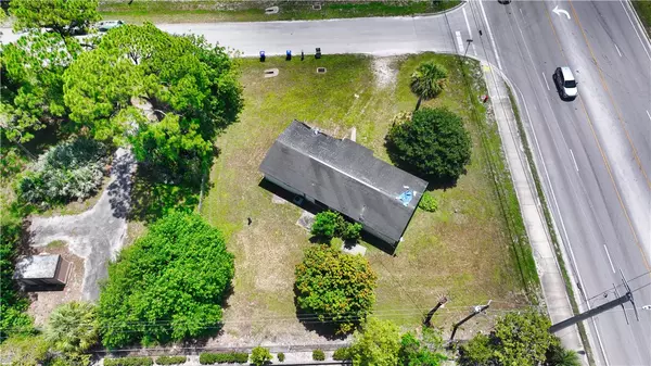 1056 9th ST SW, Vero Beach, FL 32962