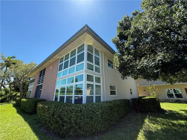 3 Vista Gardens TRL #103, Vero Beach, FL 32962