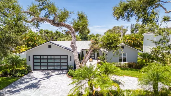 661 Date Palm RD, Vero Beach, FL 32963