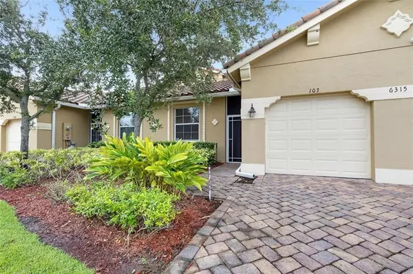 Vero Beach, FL 32966,6315 Oxford CIR #103C