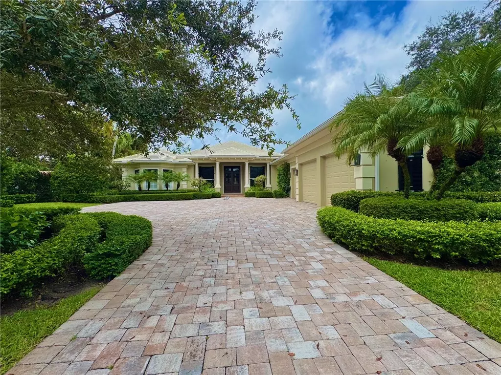 Vero Beach, FL 32963,403 Indies DR