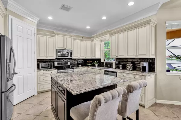 Vero Beach, FL 32968,5100 Topaz LN SW