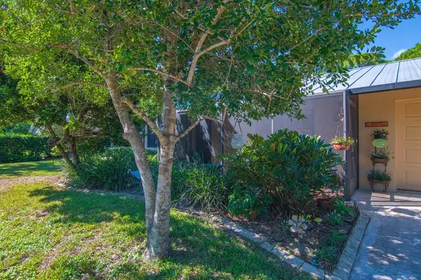 Fort Pierce, FL 34982,5515 Raintree TRL