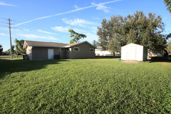 Sebastian, FL 32958,572 Orange AVE