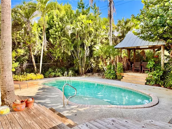 Vero Beach, FL 32960,2434 19th AVE