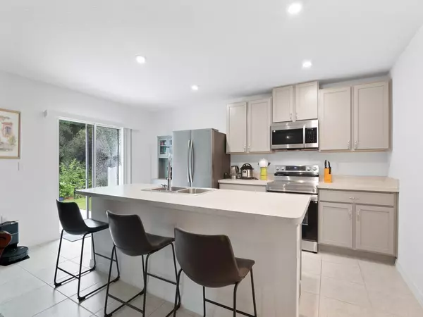 Vero Beach, FL 32967,7976 105th AVE