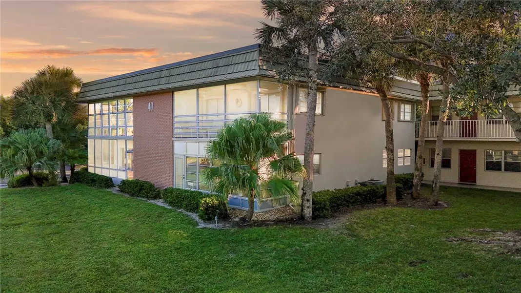 47 Vista Gardens TRL #102, Vero Beach, FL 32962