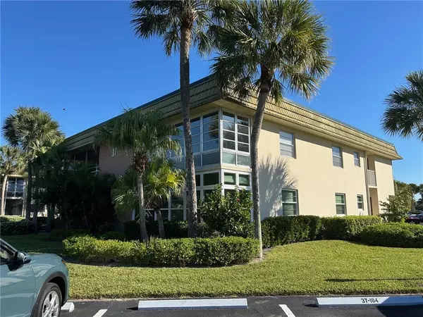 37 Vista Gardens TRL #206, Vero Beach, FL 32962