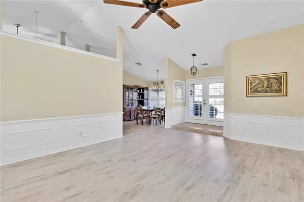 Vero Beach, FL 32962,635 Fox RUN SW