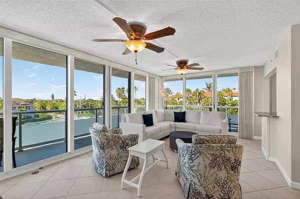 Vero Beach, FL 32963,3554 Ocean DR #302S