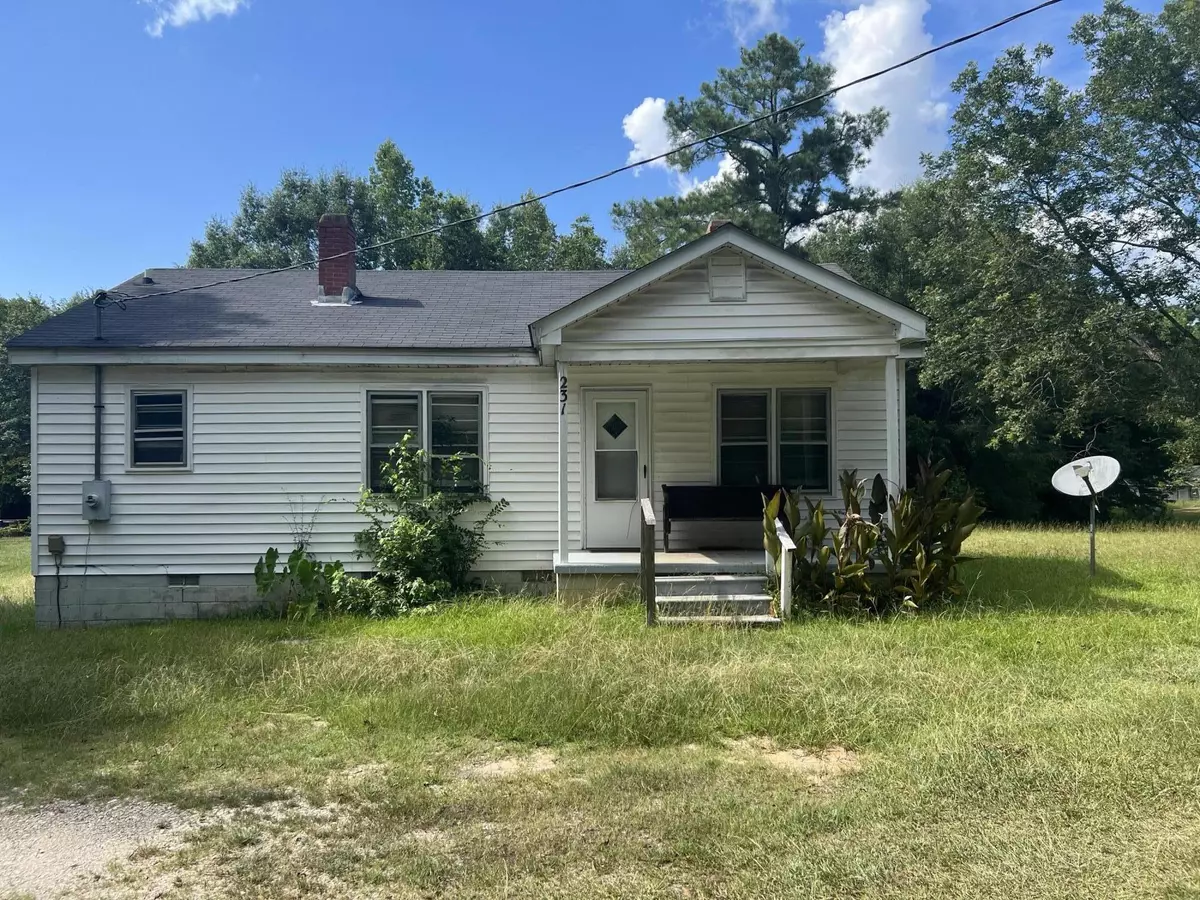 Edgefield, SC 29824,226 Hickory Street