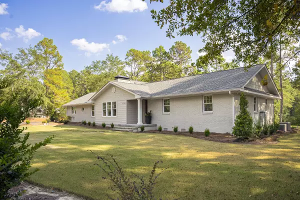 1729 Ridgecrest Avenue SW, Aiken, SC 29801