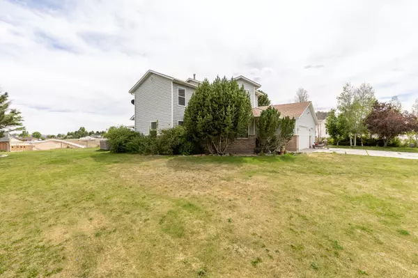 Elko, NV 89801,1327 Royal Crest DR