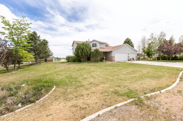 1327 Royal Crest DR, Elko, NV 89801