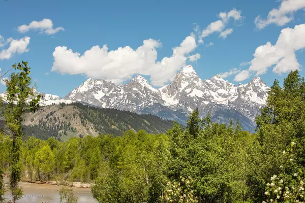 Kelly, WY 83011,6790 HIGHLANDS DRIVE LOOP