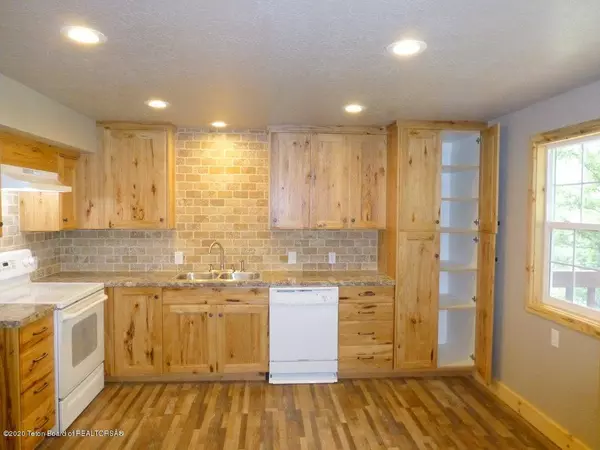 Alpine, WY 83128,640 MOUNTAIN DRIVE