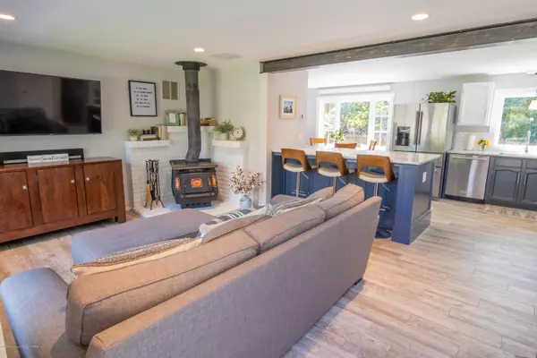 Jackson, WY 83002,1220 W FRESNO Drive