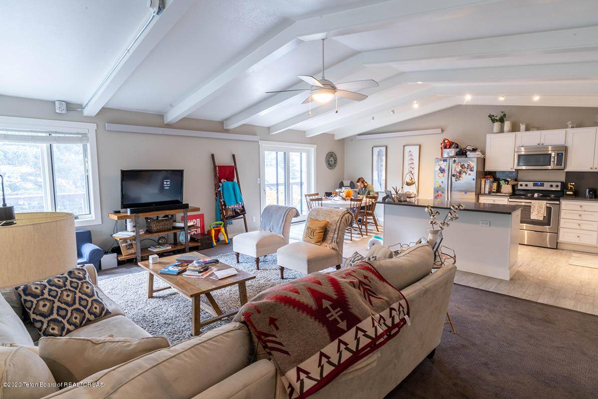 110 W KARNS Avenue, Jackson, WY 83001