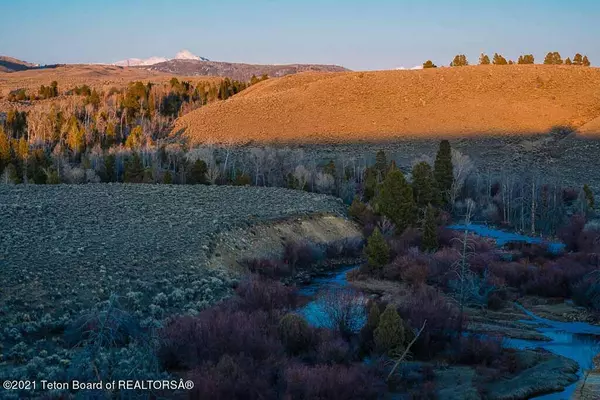 64 TEMPLE PEAK Lane, Boulder, WY 82923